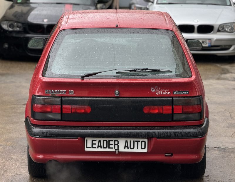 RENAULT R19 1995