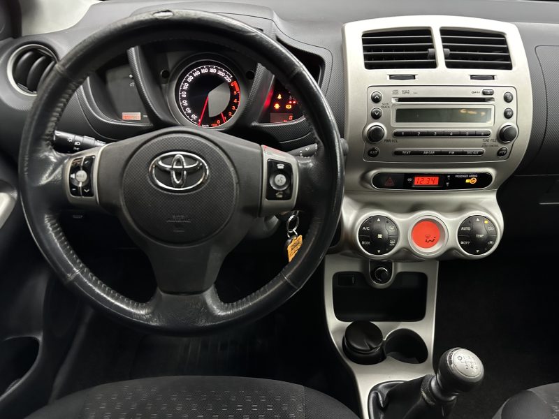 TOYOTA URBAN CRUISER 2009