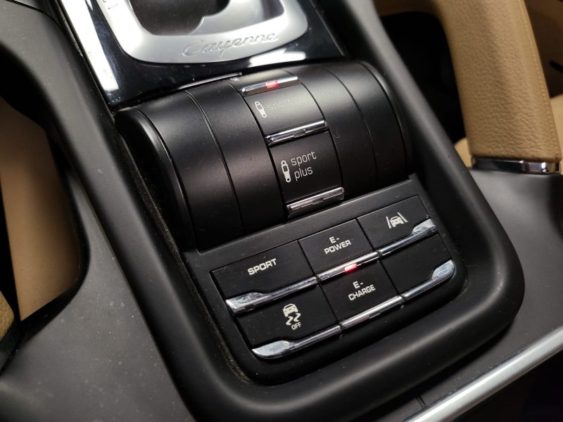 PORSCHE CAYENNE S 3.0 V6 E-Hybrid 416cv AWD / ORIGINE FRANCE / SUIVI COMPLET POSCHE / PACK CHRONO / 