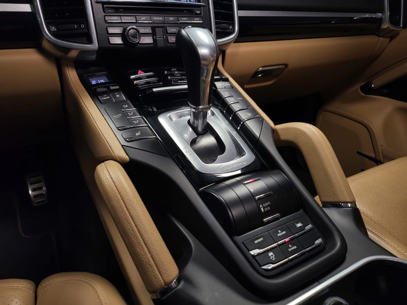 PORSCHE CAYENNE S 3.0 V6 E-Hybrid 416cv AWD / ORIGINE FRANCE / SUIVI COMPLET POSCHE / PACK CHRONO / 