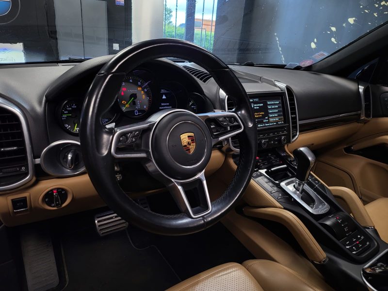 PORSCHE CAYENNE S 3.0 V6 E-Hybrid 416cv AWD / ORIGINE FRANCE / SUIVI COMPLET POSCHE / PACK CHRONO / 