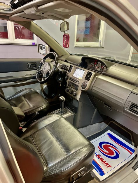 NISSAN X-TRAIL/2.0i 140CV BOITE AUTOMATIQUE/FULL OPTION/179500KM/TRES PROPRE