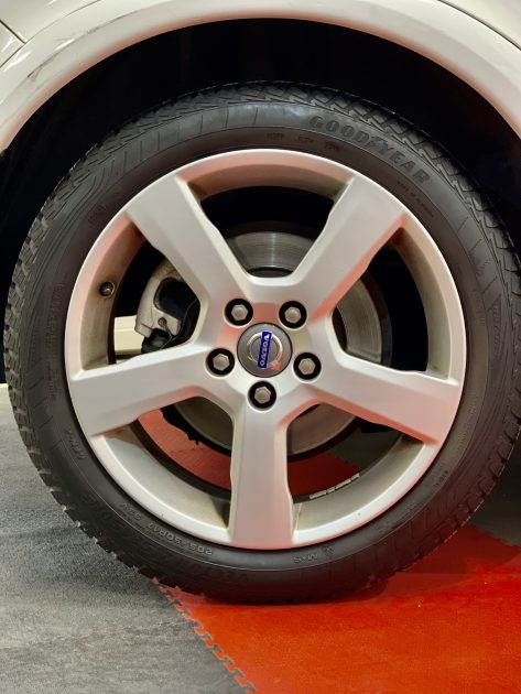 VOLVO C30/1.6D 115CV D2/1MAIN/R-DISIGN/CARNET COMPLET/AN2012/TRES PROPRE