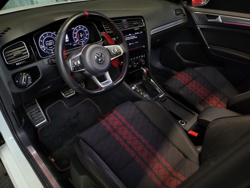 VOLKSWAGEN GOLF VII GTI TCR 2.0 TSI 290cv / TOIT OUVRANT+SIÈGES CHAUFFANTS+CARPLAY+CAMÉRA DE RECUL+E
