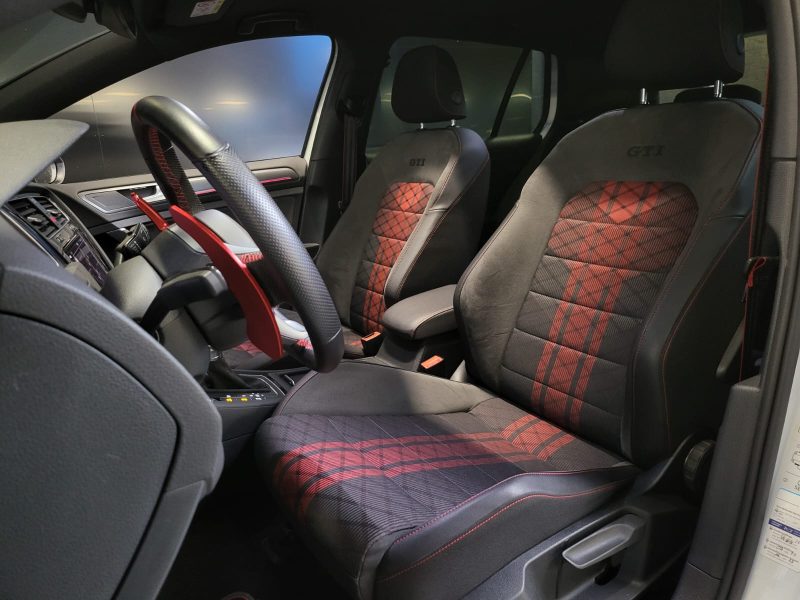VOLKSWAGEN GOLF VII GTI TCR 2.0 TSI 290cv / TOIT OUVRANT+SIÈGES CHAUFFANTS+CARPLAY+CAMÉRA DE RECUL+E