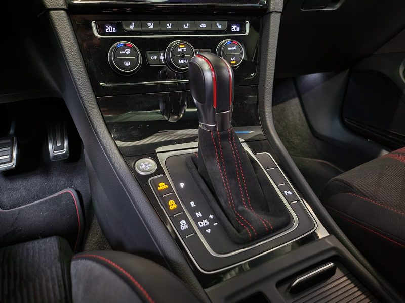 VOLKSWAGEN GOLF VII GTI TCR 2.0 TSI 290cv / TOIT OUVRANT+SIÈGES CHAUFFANTS+CARPLAY+CAMÉRA DE RECUL+E