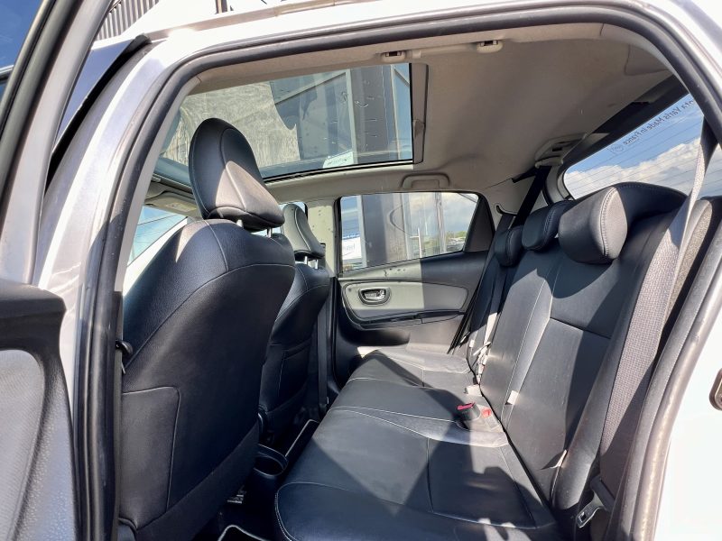 TOYOTA YARIS III  STYLE TOIT PANORAMIQUE 11/2014