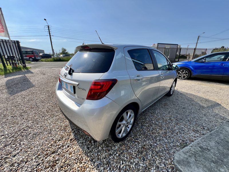 TOYOTA YARIS III  STYLE TOIT PANORAMIQUE 11/2014