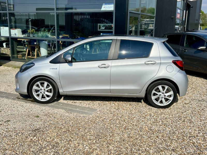 TOYOTA YARIS III  STYLE TOIT PANORAMIQUE 11/2014