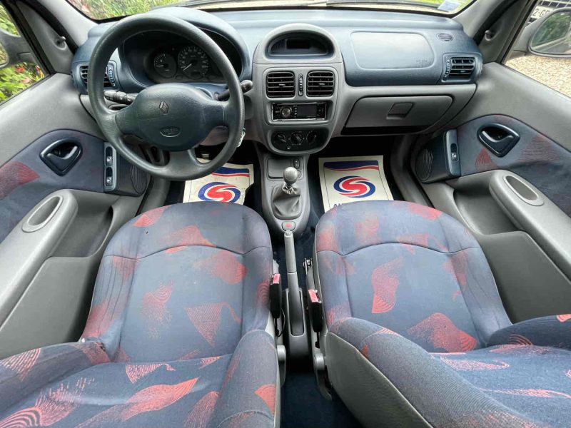 RENAULT CLIO 2001