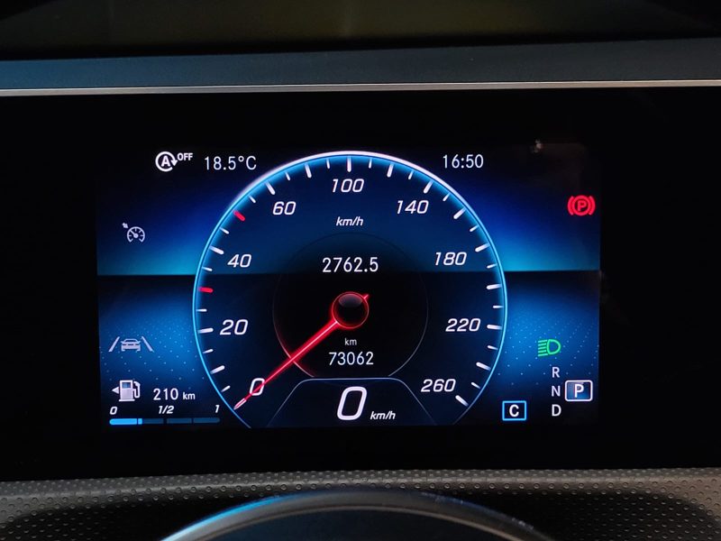 MERCEDES CLASSE A 180 d  116cv PROGRESSIVE LINE CAMERA / TOIT OUVRANT / GPS