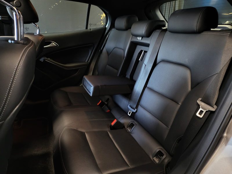 180d 110cv SENSATION TOIT OUVRANT / SELLERIE CUIR / HAYON MOTORISE / KEYLESS / FEUX LED 