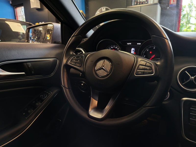 180d 110cv SENSATION TOIT OUVRANT / SELLERIE CUIR / HAYON MOTORISE / KEYLESS / FEUX LED 