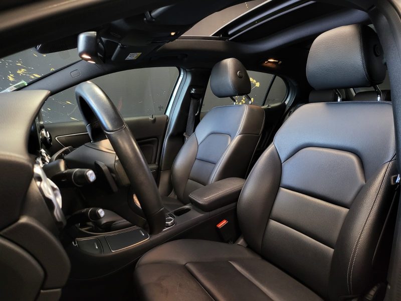 180d 110cv SENSATION TOIT OUVRANT / SELLERIE CUIR / HAYON MOTORISE / KEYLESS / FEUX LED 