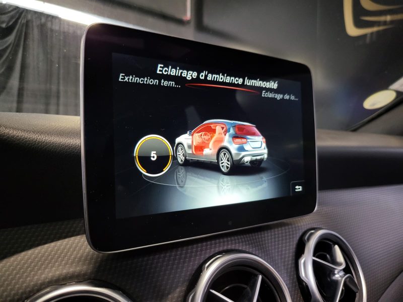 180d 110cv SENSATION TOIT OUVRANT / SELLERIE CUIR / HAYON MOTORISE / KEYLESS / FEUX LED 