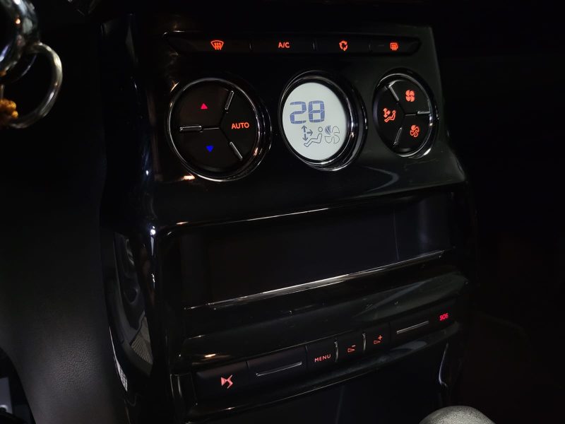 DS DS3 1.2 110cv EAT6 SPORT CHIC MOTEUR NEUF / CARPLAY / CAMERA / BLANC NACRE / SUIVI COMPLET