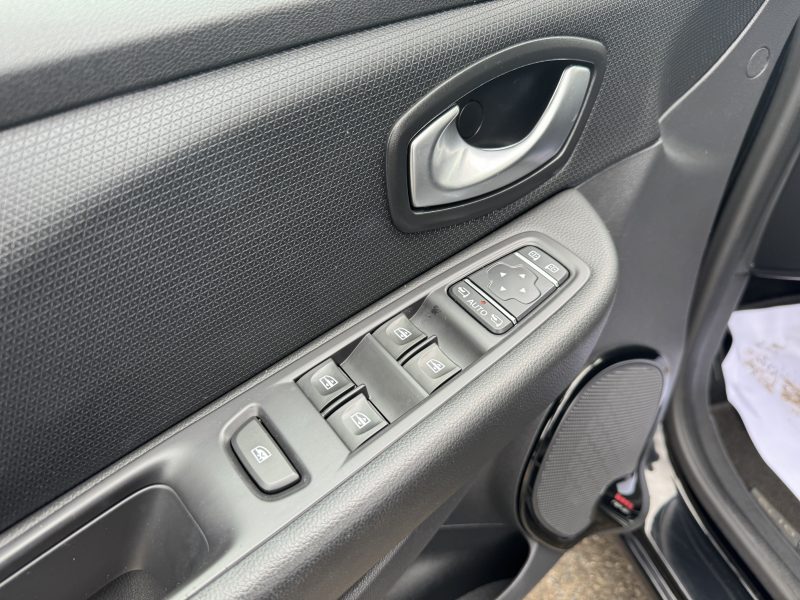 RENAULT CLIO 4 DCI 90CV INTENS BVA