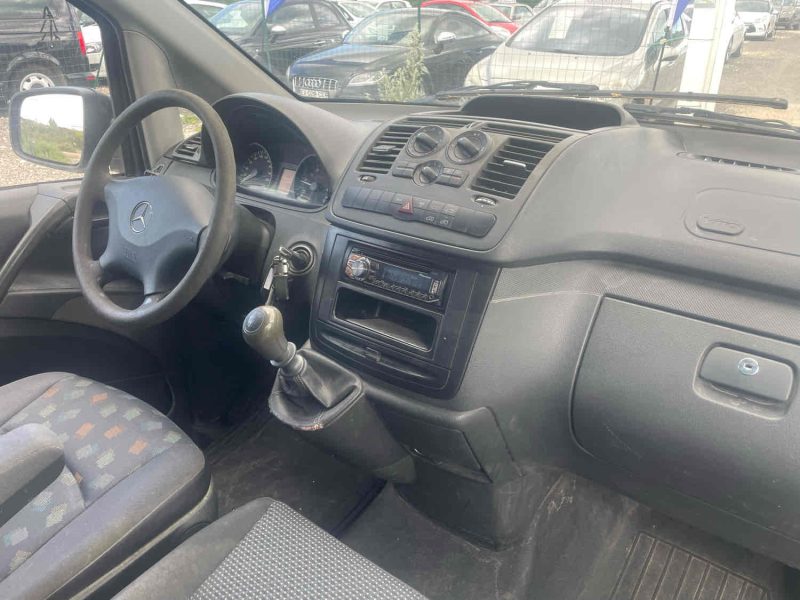 MERCEDES VITO 110 CDI COMPACT BOITE 6 3 PLACES 2011