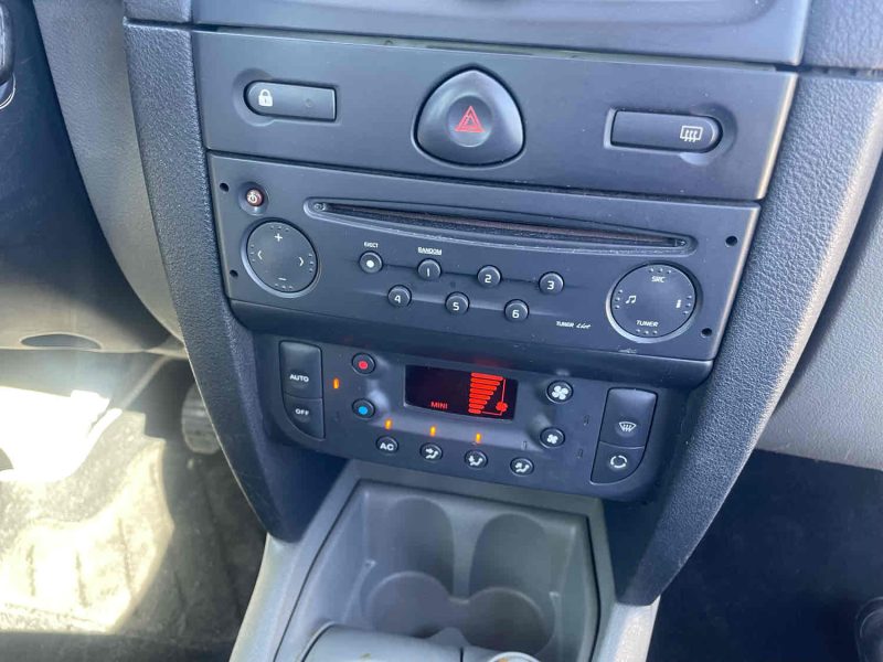 RENAULT CLIO II 2003