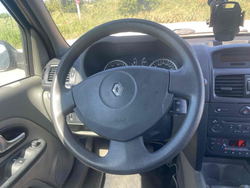 RENAULT CLIO II 2003