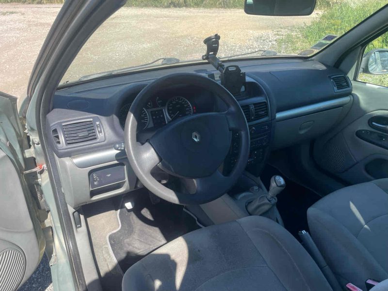 RENAULT CLIO II 2003