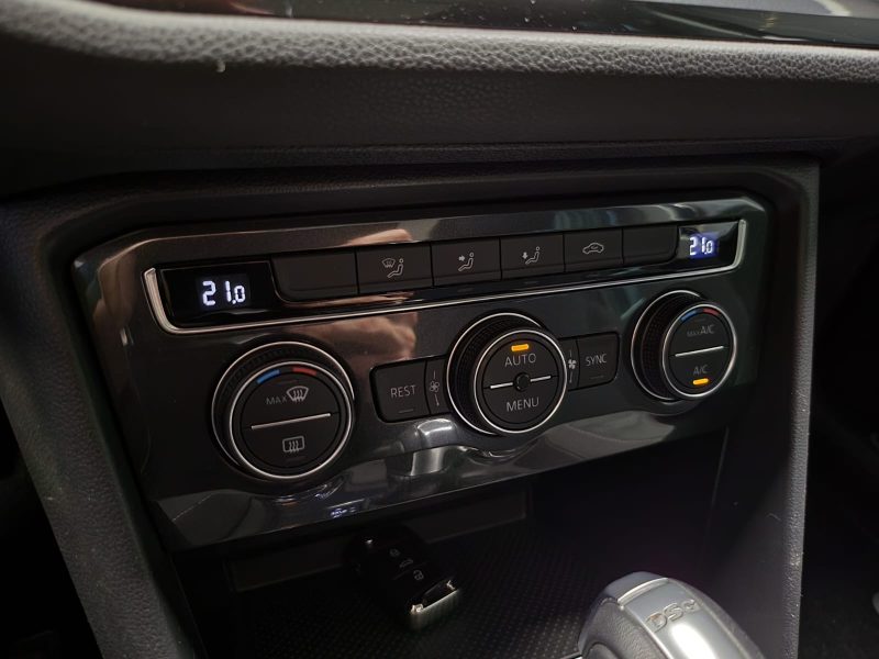 VOLKSWAGEN TIGUAN 2.0 TDI 150cv CARAT / TOIT OUVRANT+CARPLAY+CAMÉRA DE RECUL+VIRTUAL COCKPIT+FULL EN