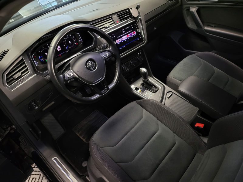 VOLKSWAGEN TIGUAN 2.0 TDI 150cv CARAT / TOIT OUVRANT+CARPLAY+CAMÉRA DE RECUL+VIRTUAL COCKPIT+FULL EN