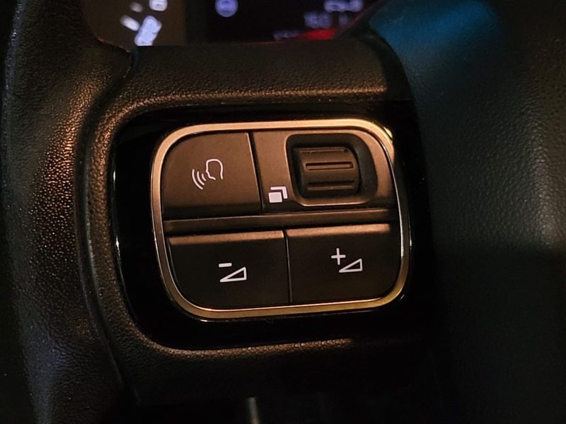 1.6 BlueHDi 100 cv FEEL / GPS / REGULATEUR / RADAR AR