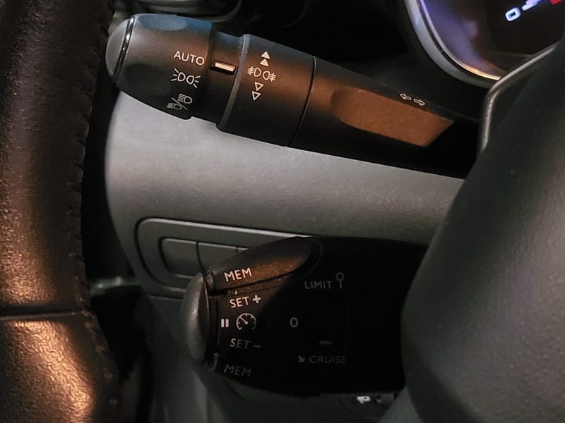 1.6 BlueHDi 100 cv FEEL / GPS / REGULATEUR / RADAR AR