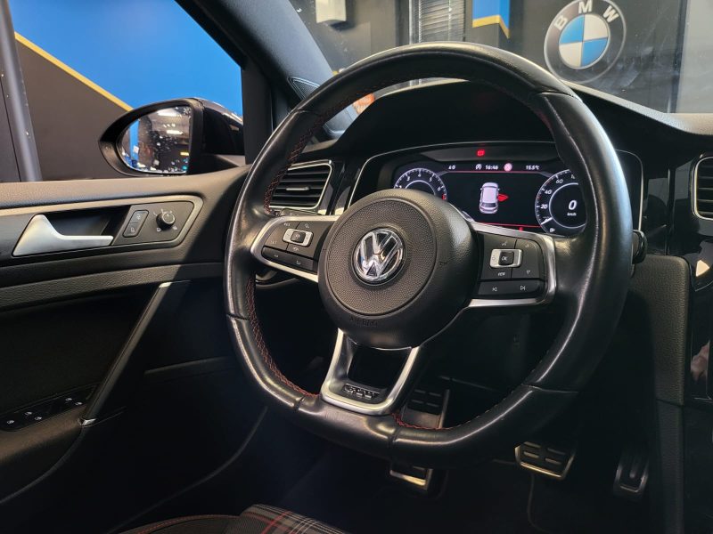 VOLKSWAGEN GOLF VII GTI PERFORMANCE 2.0 245cv DSG7 / APPLE CARPLAY  / CAMERA DE RECUL / TOIT OUVRANT