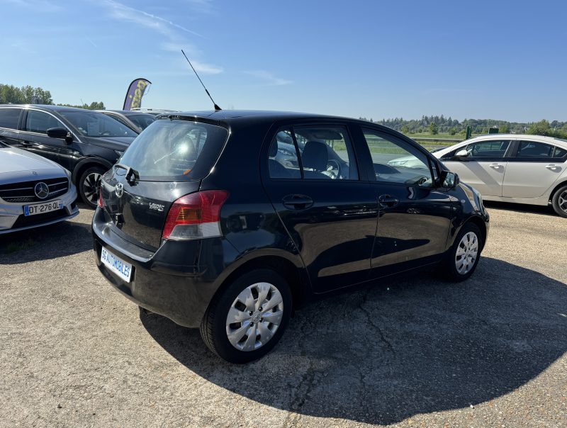 TOYOTA YARIS 2009