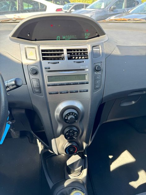 TOYOTA YARIS 2009