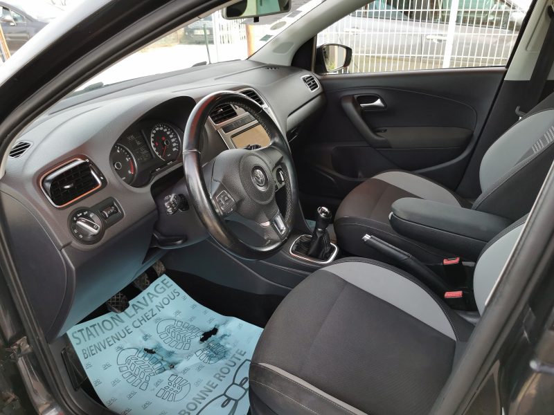 VOLKSWAGEN POLO V 2013