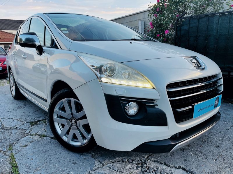 PEUGEOT 3008 HYBRID4 2012