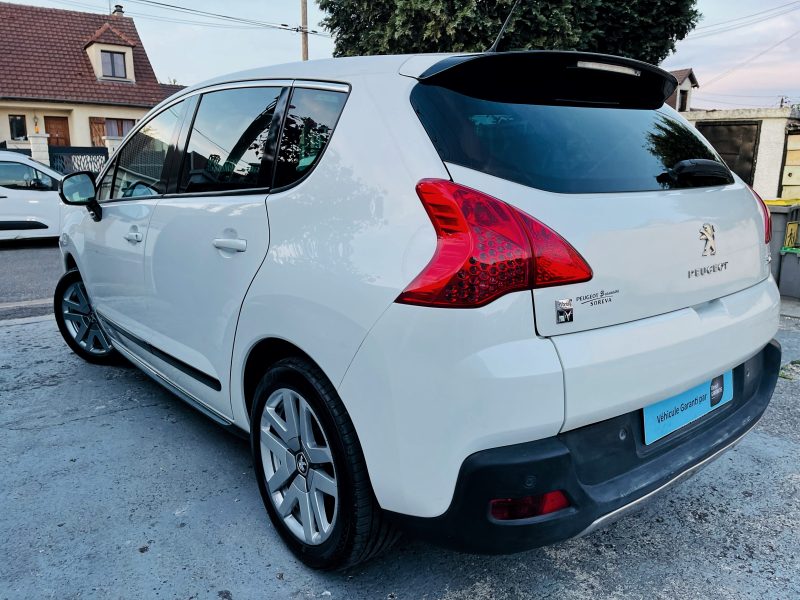 PEUGEOT 3008 HYBRID4 2012