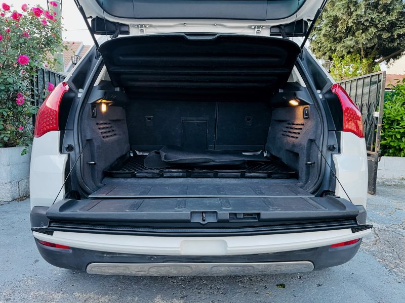 PEUGEOT 3008 HYBRID4 2012