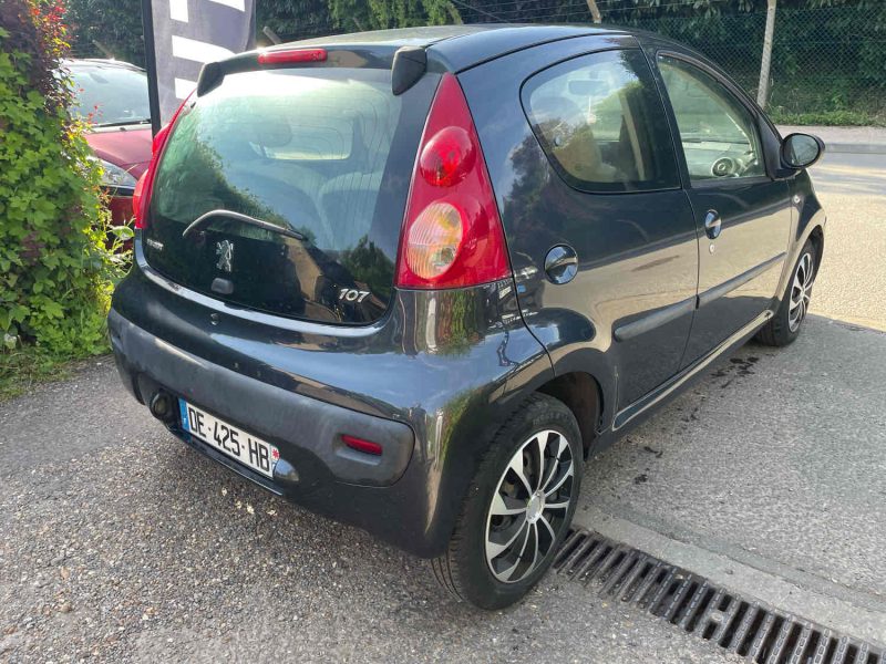 PEUGEOT 107 1.0i 68CV