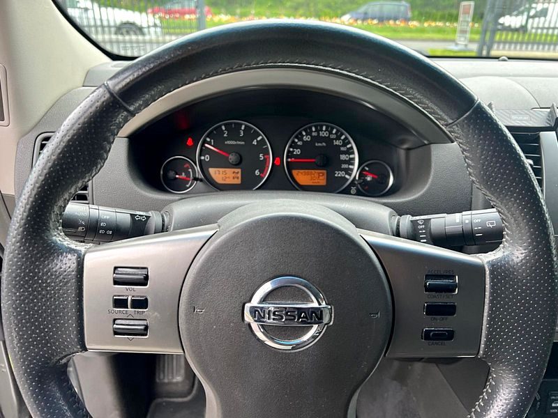 NISSAN PATHFINDER III 4WD 2.5 DCI 174 BOITE AUTO 7 PLACES ATTELAGE EXCELLENT ETAT - Garantie 12 Mois