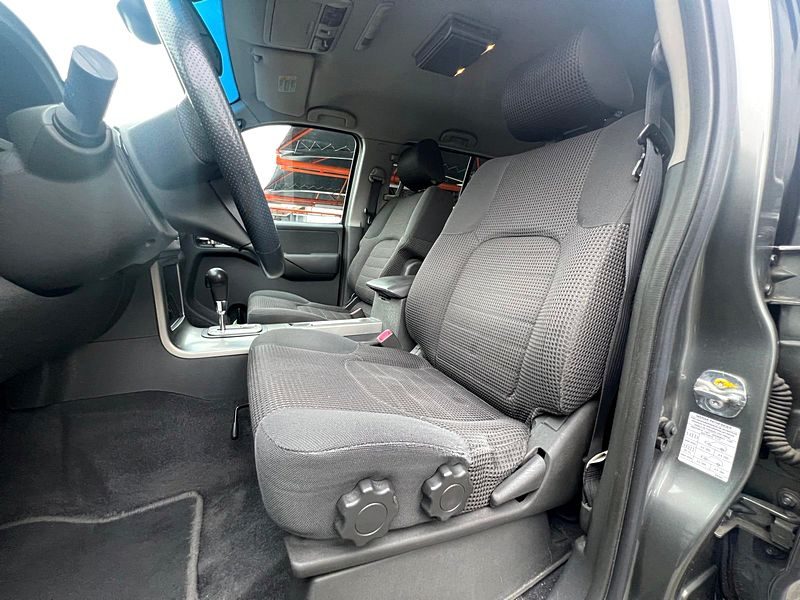 NISSAN PATHFINDER III 4WD 2.5 DCI 174 BOITE AUTO 7 PLACES ATTELAGE EXCELLENT ETAT - Garantie 12 Mois