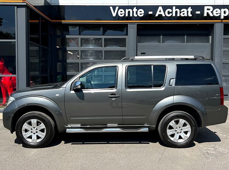 NISSAN PATHFINDER III 4WD 2.5 DCI 174 BOITE AUTO 7 PLACES ATTELAGE EXCELLENT ETAT - Garantie 12 Mois