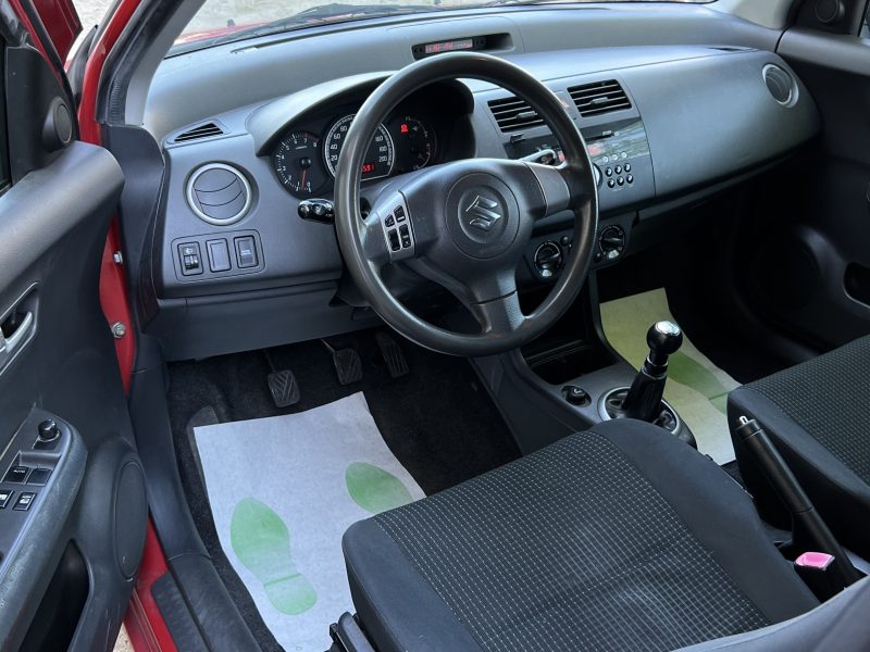 SUZUKI SWIFT III 1.3 VVT 93 Cv BLUETOOTH / 5 PLACES - Garantie 1 an