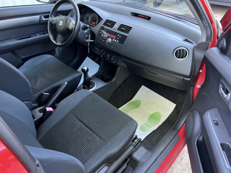 SUZUKI SWIFT III 1.3 VVT 93 Cv BLUETOOTH / 5 PLACES - Garantie 1 an