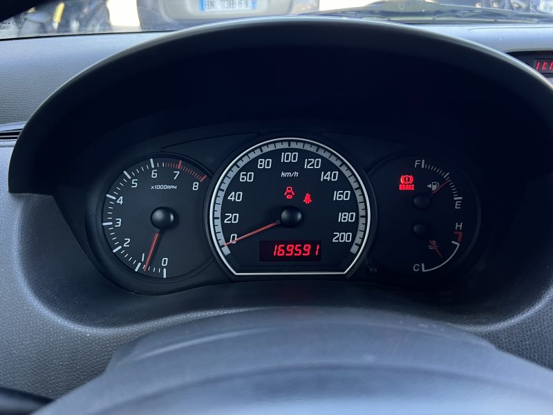 SUZUKI SWIFT III 1.3 VVT 93 Cv BLUETOOTH / 5 PLACES - Garantie 1 an