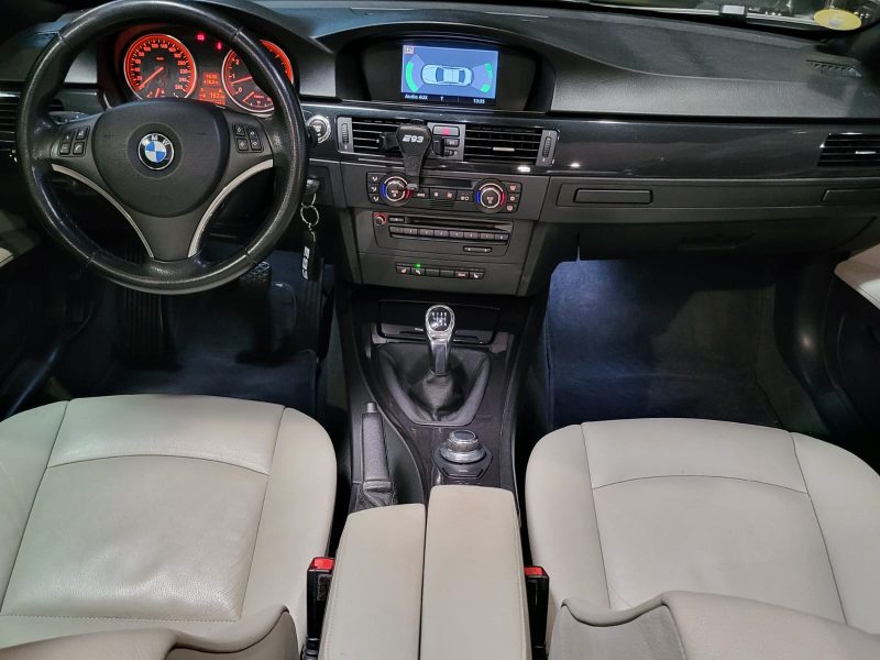 320 i 170cv CABRIOLET / SIEGES ELECTRIQUE ET CHAUFFANT / RADAR / REGULATEUR 