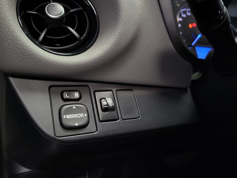 TOYOTA YARIS 1.5 VVTI BVM5 110cv FRANCE / PREMIERE MAIN / SUIVI TOYOTA