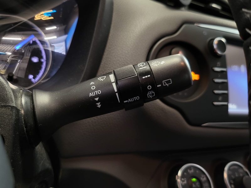 TOYOTA YARIS 1.5 VVTI BVM5 110cv FRANCE / PREMIERE MAIN / SUIVI TOYOTA