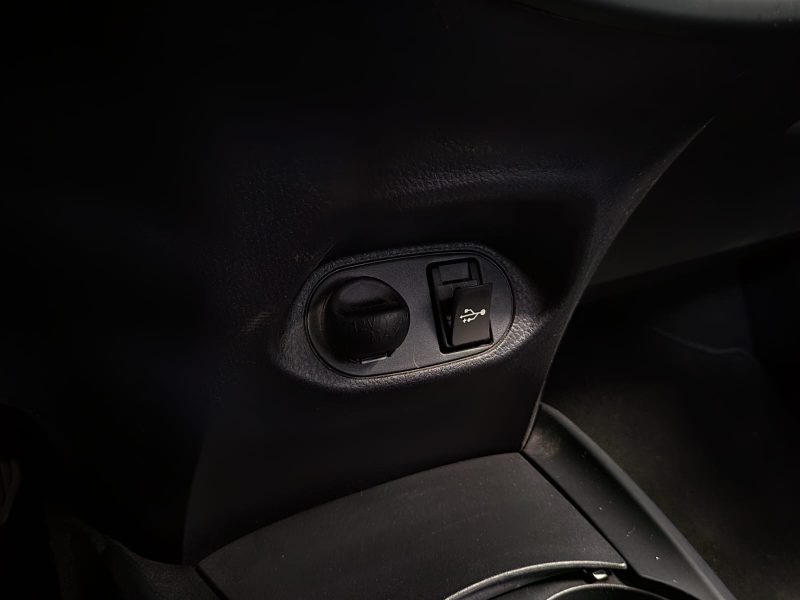 TOYOTA YARIS 1.5 VVTI BVM5 110cv FRANCE / PREMIERE MAIN / SUIVI TOYOTA