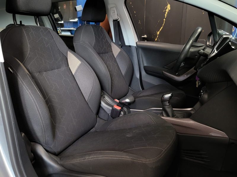 PEUGEOT 2008 1.2 PURE TECH 82cv STYLE / AIDE PARKING ARRIERE / BLUETOOTH / GPS