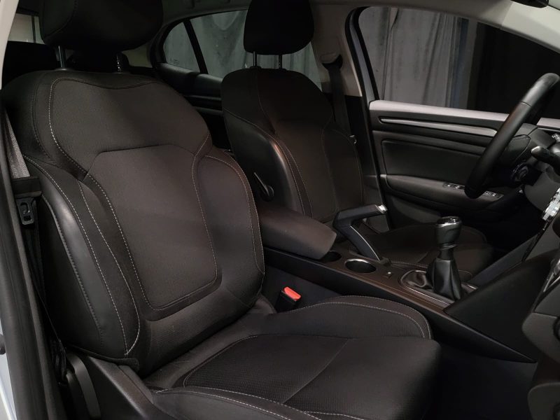 RENAULT MEGANE IV PHASE 2 1.5 BluedCi 116cv BUSINESS / KEYLESS / VIRTUAL COCKPIT / RADARS AV AR