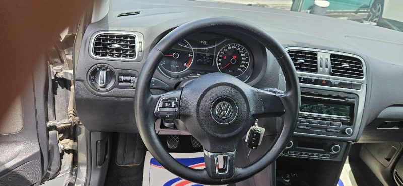 VOLKSWAGEN POLO V 